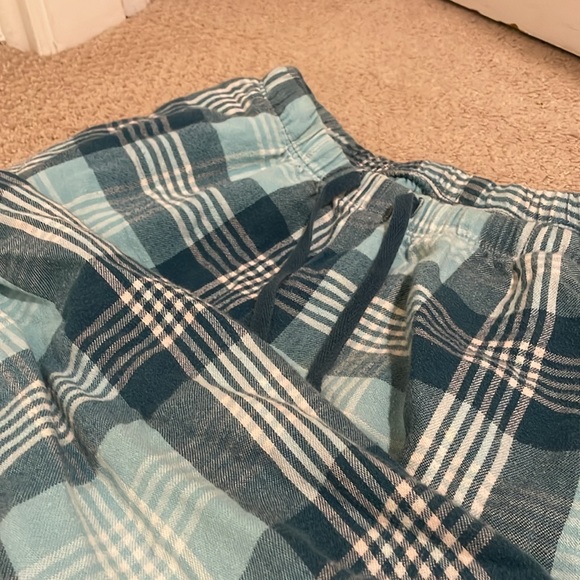 L.L. Bean blue plaid PJ pants size XS - Picture 2 of 4
